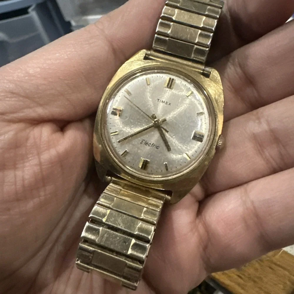 Working Vintage Timex Electic Mens Watch 34mm Quartz New Battery Gold Tone 7.5in